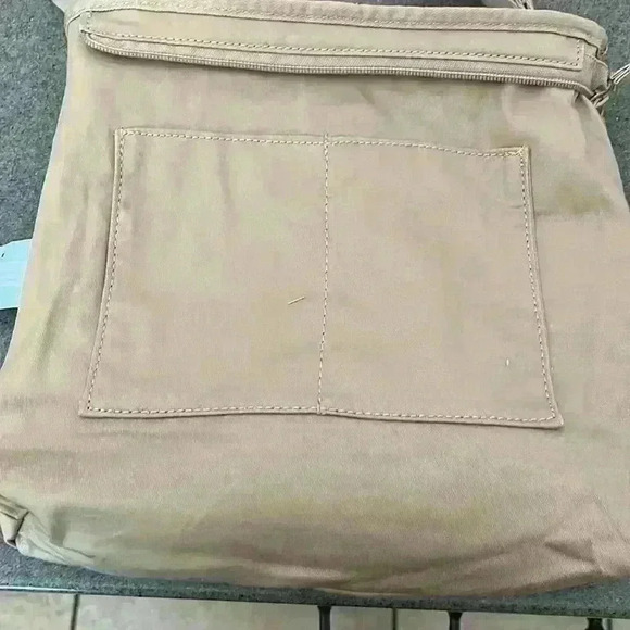 Land’s End Quilted Crossbody bag - Picture 5 of 11